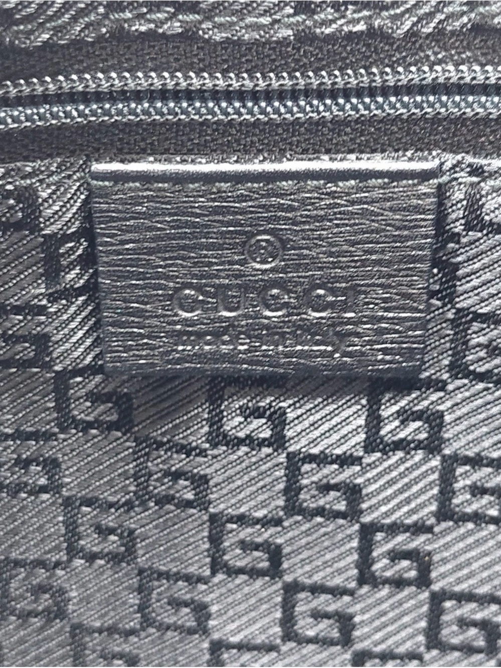 Gucci Black Leather Shoulder Bag with Gold Hardware - Picture 6 of 8